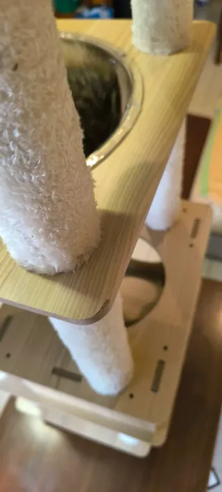 Árbol rascador para gatos de madera