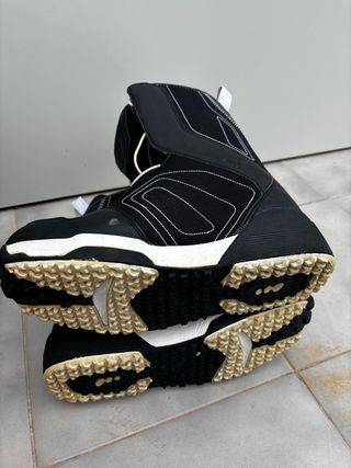 Botas de Snowboard Negras y Blancas