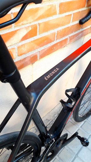 TREK EMONDA SL5 2025 SEMINUEVA. Talla M