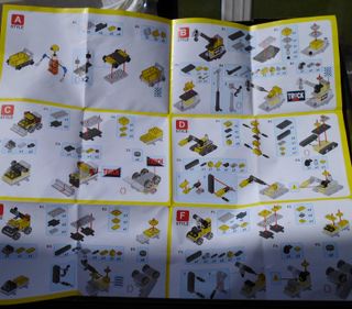 Juguete de construcción camión grúa y hormigonera