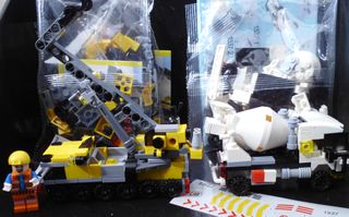 Juguete de construcción camión grúa y hormigonera