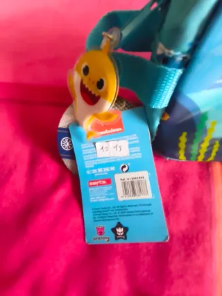 Mochila y neceseres Baby Shark