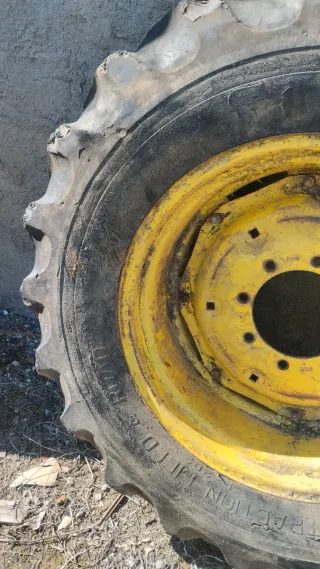 Rueda de tractor