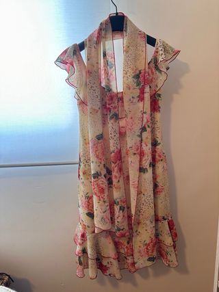 Vestido veraniego floral con volantes