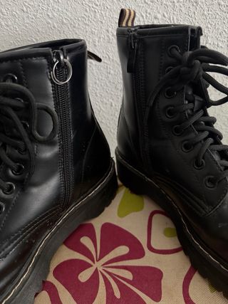 Botas militares negras