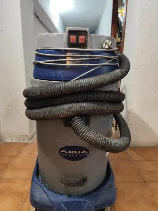 Aspiradora industrial AKUA