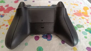 Mando Xbox Series X con caja