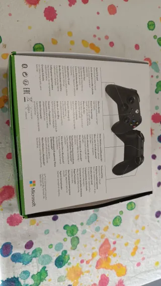 Mando Xbox Series X con caja