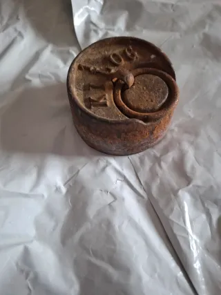 Pesa antigua de hierro 1kg