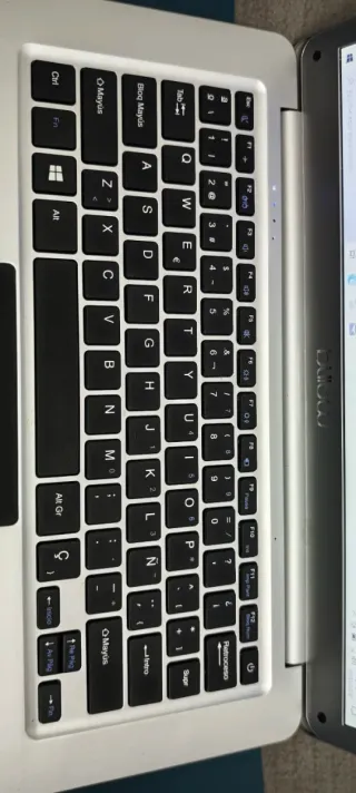 Portátil Billow Plata. Model: XNB200PROS.