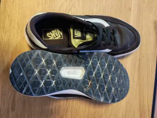 Zapatillas Vans Ultrarange Negras y Beige