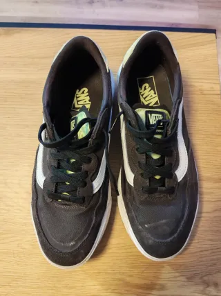 Zapatillas Vans Ultrarange Negras y Beige