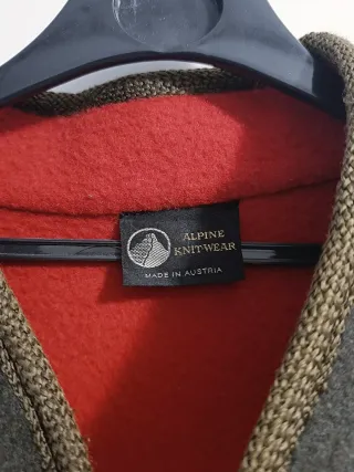 Mantella Vintage Austriaca in lana cotta