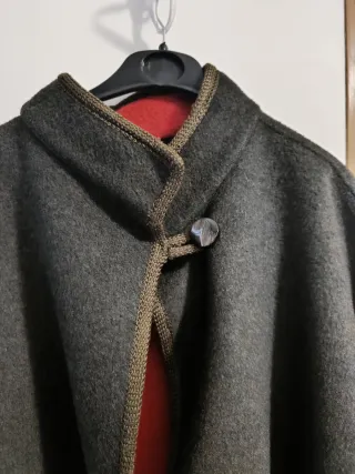 Mantella Vintage Austriaca in lana cotta