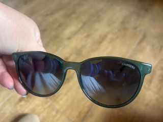 Gafas de sol verdes  y plata