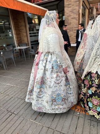 Mantilla Fallera Santos