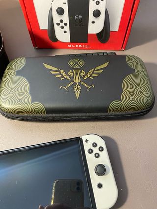 Nintendo Switch OLED + Mario Kart 8 Deluxe