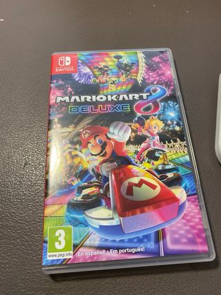 Nintendo Switch OLED + Mario Kart 8 Deluxe