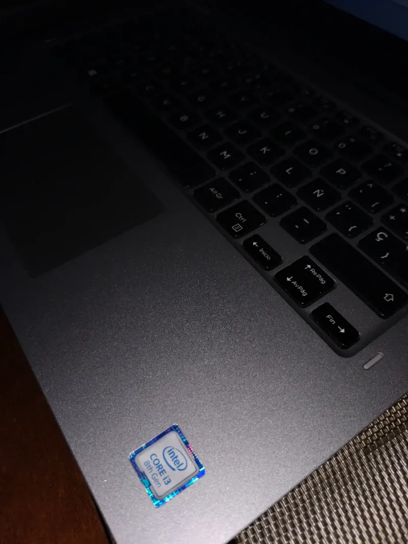 Portátil Dell Latitude afbeelding 2