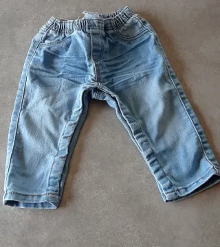 Pantalón vaquero bebé