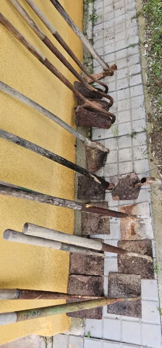 Herramientas de Jardín y Construcción