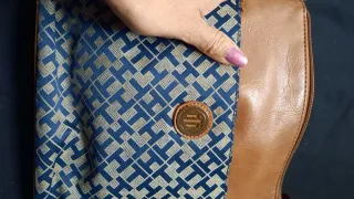 Bolso Cruzado Tommy Hilfiger Cuero y Tela