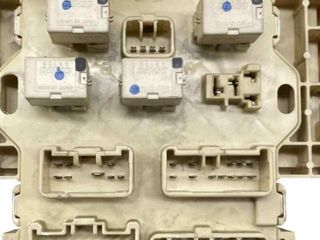 Suzuki 135538 caja relés / fusibles 3678079je2 sx4