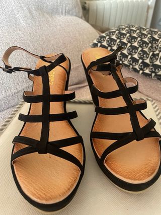 Sandalias Eva López T.39-40 rojas y/o negras