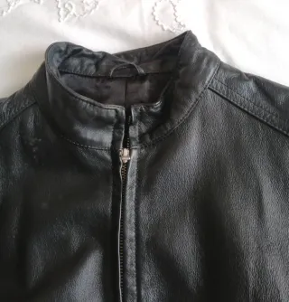 Chamarra de Piel Negra