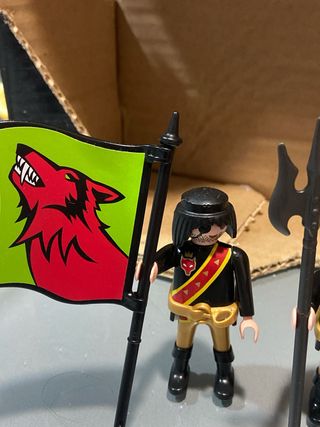 Playmobil clan  lobo 3 guerreros