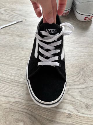 Zapatillas Vans Negras y Blancas