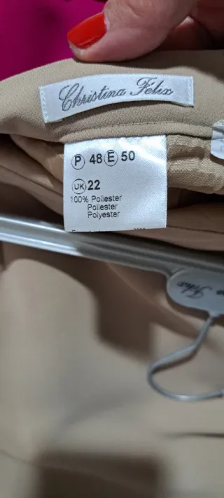 Faldas roja, fucsia y beige