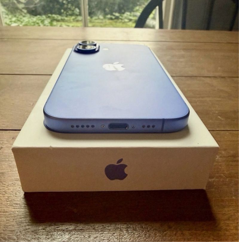 iPhone 16 Ultramarino 128GB - como nuevo afbeelding 5