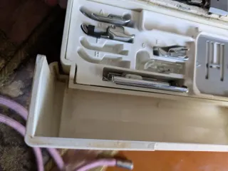 Máquina de coser Alfa 654