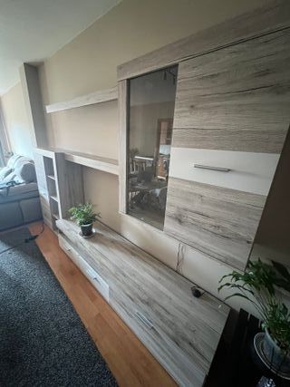 Mueble modular gris y blanco
