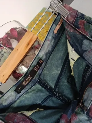 Pantalón Skinny Tiro bajo Estampado Floral Zara