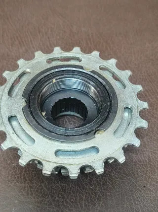 Piñones Regina Synchro 92. 8v