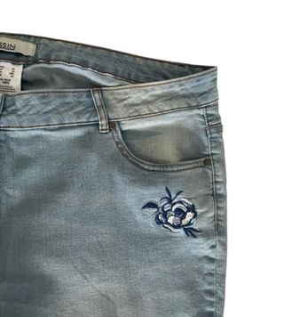 Tallas 48 y 54. Vaquero de mujer DRESSIN.