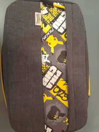 Nintendo Switch + Estuche Pokémon