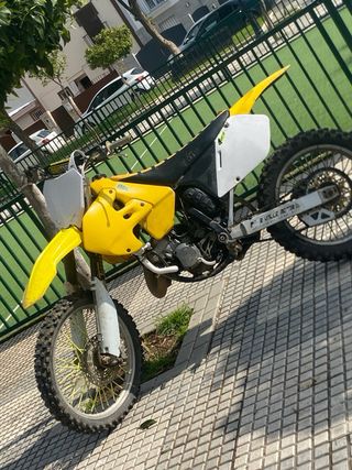 Suzuki RM 125 Motocross