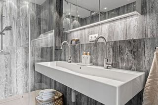 Ático en venta en Nueva Andalucía centro en Marbella