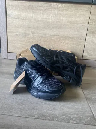 Zapatillas Asics Negras