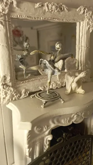 Ballerina in metallo miniatura 1:12 shabby chic