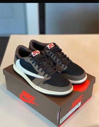 Zapatillas Nike Air Jordan 1 Low Marrones y Negras