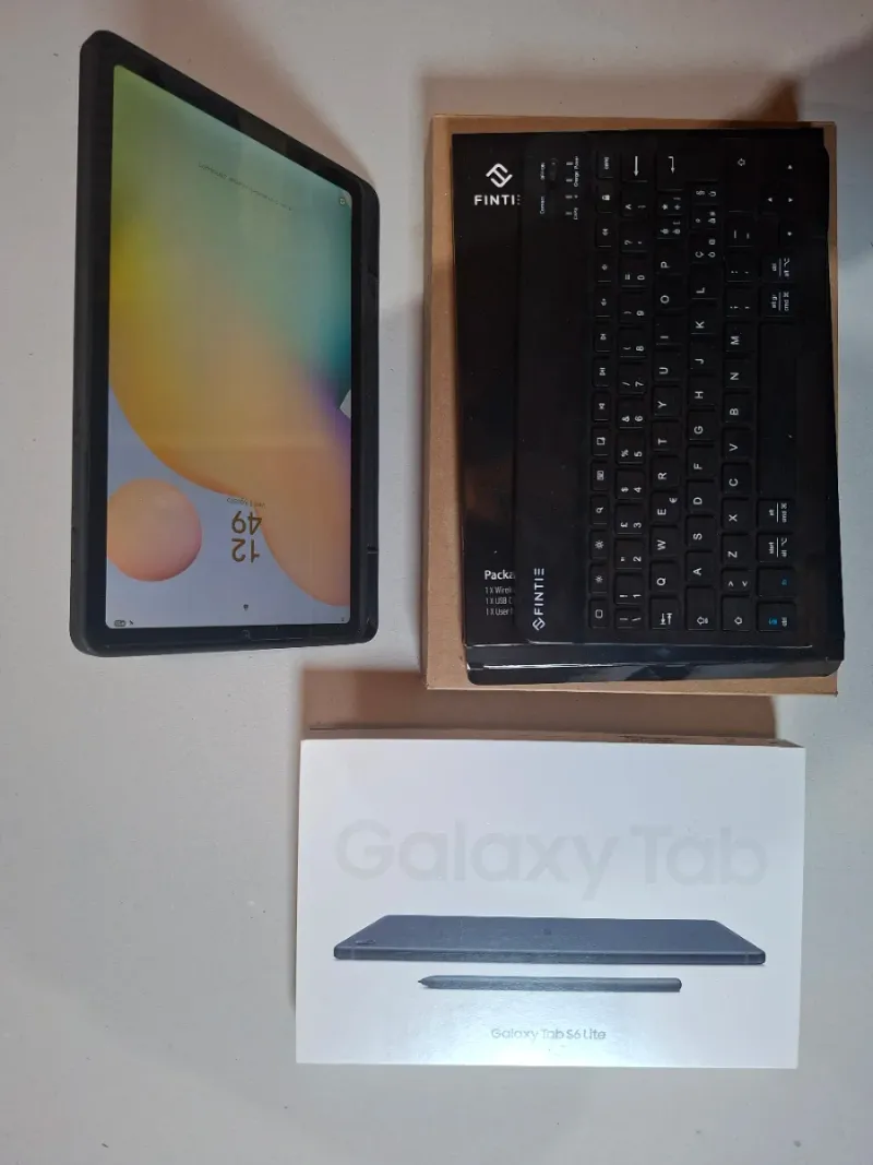 Samsung Galaxy Tab S6 Lite + Teclado