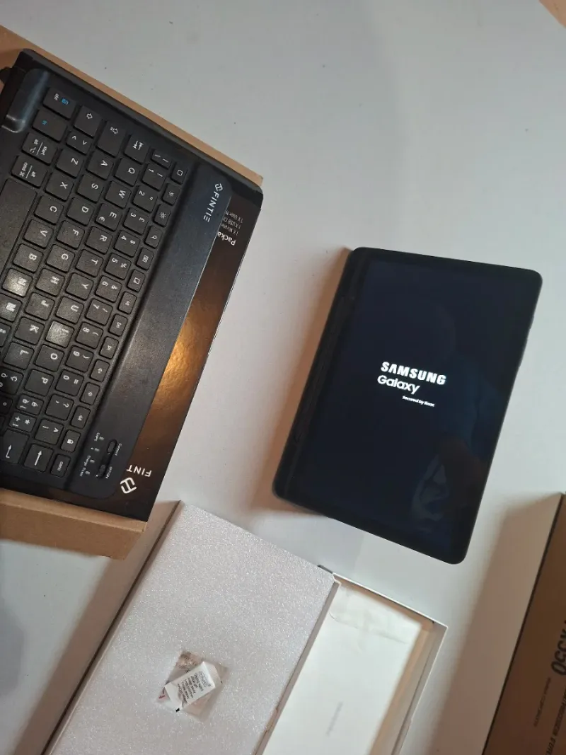 Samsung Galaxy Tab S6 Lite + Teclado afbeelding 6