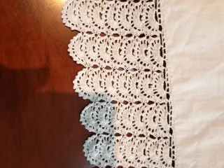 Sábana antigua bordada