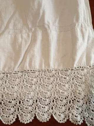 Sábana antigua bordada