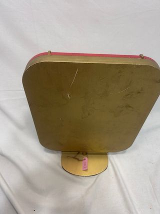 Display Pomellato Joyería Metal Dorado Rojo