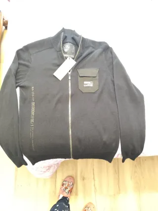 Chaqueta de punto negra con cremallera